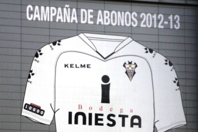 Χορηγός στην Αλμπαθέτε ο Ινιέστα (photos)
