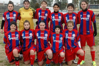 Η Πανσερραϊκή στηρίζει την Εθνική