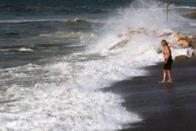 Ηλιοφάνεια και θυελλώδεις άνεμοι στα πελάγη