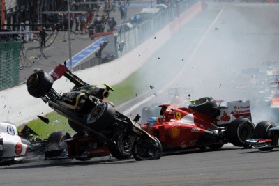 Πανικός στο «Σπα» από την καραμπόλα Αλόνσο, Χάμιλτον, Γκροζάν! (photos+video)