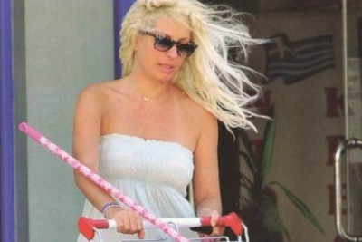 Η Ελένη ανακαλύπτει τα social media (photos)
