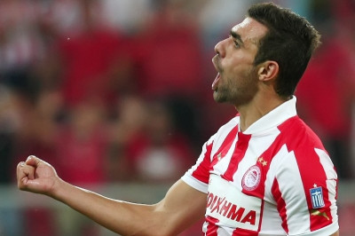 Ολυμπιακός - Λεβαδειακός: Έσπασε το… ρόδι ο Μανιάτης!