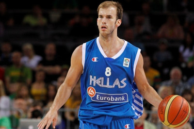 Κάνει πάρτι ο Νικ Καλάθης με τη Λοκομοτίβ (video)