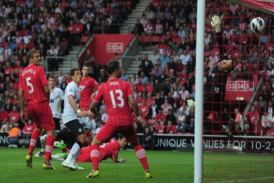 Παραμιλούσαν για Φαν Πέρσι οι οπαδοί της Γιουνάιτεντ (videos)