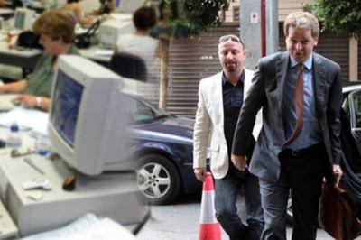 Η τρόικα ζητά την κατάργηση του πενθήμερου