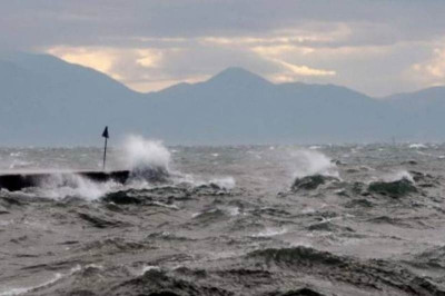 Νεφώσεις και ισχυροί βοριάδες στα πελάγη