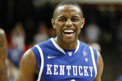 Χόρνετς: Υπέγραψε ο Ντάριους Μίλερ