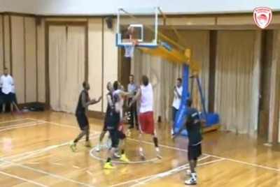 Το πρώτο «ερυθρόλευκο» καλάθι του Περπέρογλου (video)