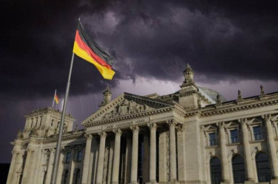 Επιβιώνουν με σκλάβους αυτοί που μας κουνάνε το δάχτυλο