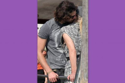 Καυτά φιλιά στην Βενετία για την…