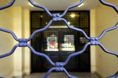 Κλειστές οι εφορίες της χώρας