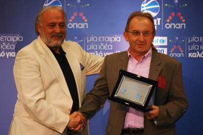 Παπακωνσταντίνου: «Αισιοδοξία και κουράγιο»