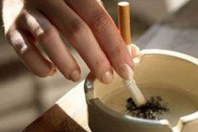 Ελβετία: 6 στους 10 τάσσονται κατά της απαγόρευσης του καπνίσματος