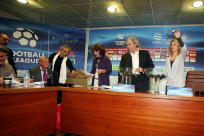 Κλήρωση με play off και υποβιβασμό τριών!