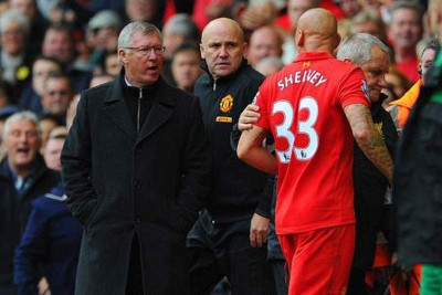 Την «έπεσε» στον Φέργκιουσον ο Σέλβεϊ! (video)