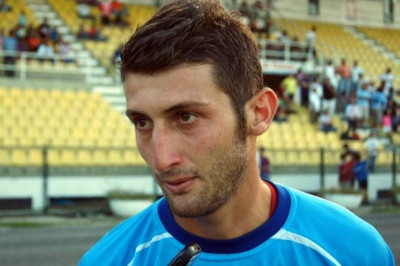 Βύζας Μεγάρων: Εκτός οι Βίτο, Κάστρο