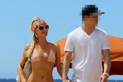 Δέκα χρόνια νεότερος ο σύντροφος της Paris Hilton;