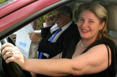 Tweet-σοκ από την σύζυγο του Μιχαλολιάκου της Χρυσής Αυγής