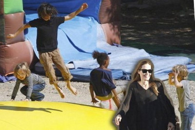 Αngelina Jolie: Στο πάρκο για παιχνίδια με τα πιτσιρίκια της