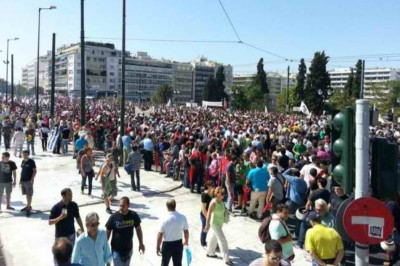 «Τίποτε δε λειτουργεί πλέον στην Ελλάδα», λένε τα γερμανικά ΜΜΕ