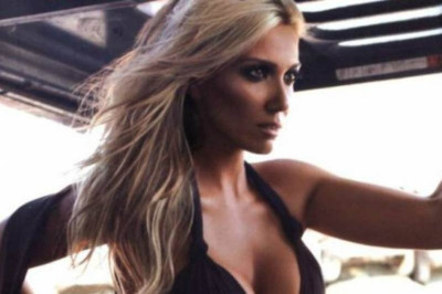 Η Παπαβασιλείου και οι γυμνοί ποδοσφαιριστές στα αποδυτήρια!