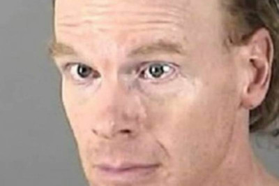 Έκανε σεξ με... καναπέ στη μέση του δρόμου!