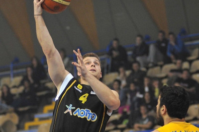 Αβελίνο: Απέκτησε τον Μαυραειδή