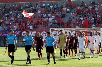 H πρεμιέρα της Football League με εικόνες