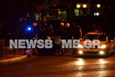 Επεισόδια έξω από τα δικαστήρια Ευελπίδων