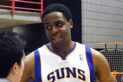 Φίνιξ Σανς: Προσθήκη του Ικέ Ντιόγου