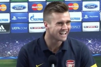 Άρσεναλ: Η πλάκα δημοσιογράφου στον Τζένκινσον (video)