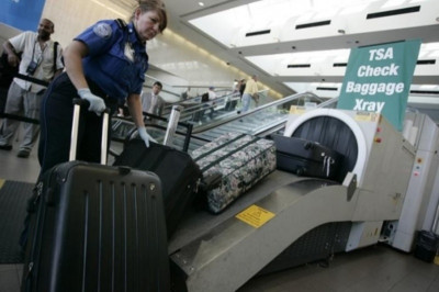 Νιου Ορλίνς Χόρνετς: Κατηγορίες περί κατοχή όπλου σε διοικητικό στέλεχος