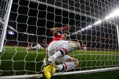 Άρσεναλ: Η αστεία πτώση του Βερμάλεν (video)