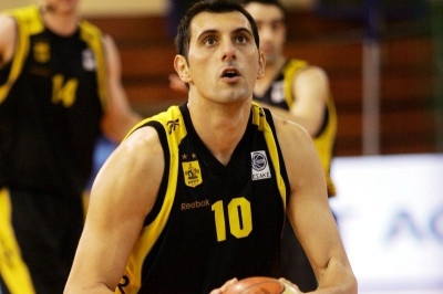 Αποσύρεται ο Χατζηβρέττας!