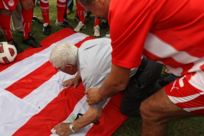 Ολυμπιακός: Τιμήθηκε ο... θρυλικός Μπέμπης! (photos)