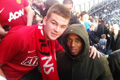 Οπαδός της Γιουνάιτεντ ο Γιάνγκ (photos)