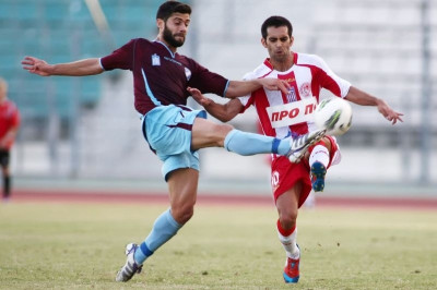 Διακοπές και… ισοπαλία (1-1) στο Βόλο για Ολυμπιακό και Καλλιθέα