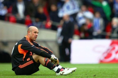 Τραυματίστηκε χωρίς να παίξει ο Ρέινα