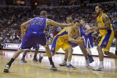 NBA-Φιλικά: Πέμπτη σερί ήττα για τους Λέικερς (videos)