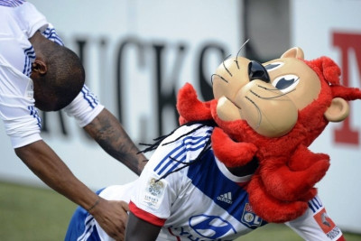 Νίκη για Λιόν και πανηγυρισμός για Όσκαρ από Γκομίς (photos)