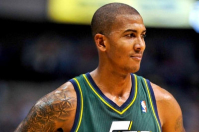 Γιούτα Τζαζ: Θολό το τοπίο με Ράτζα Μπελ