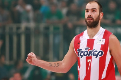 Ολυμπιακός: Πρώτο καλάθι από το Σπανούλη (video)