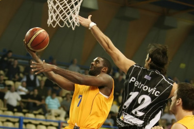 Περιστέρι: Δια χειρός Θορν, 76-74 τον Απόλλωνα