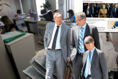Η τρόικα ακυρώνει βασικά επαγγελματικά προνόμια!