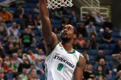 Άρμστρονγκ: «Όπλο μας η άμυνα»