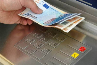 Θαυματουργό ΑΤΜ μοιράζει... ευρώ στο Σουφλί!