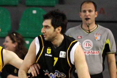 Ολίν: Ντεμπούτο με ήττα για Ταπούτο