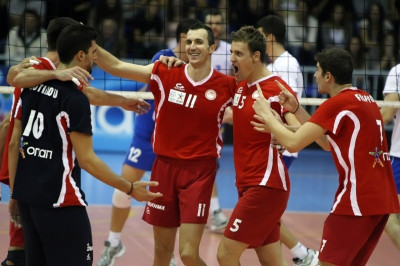 «Να γεμίσουν το κλειστό του Ρέντη»