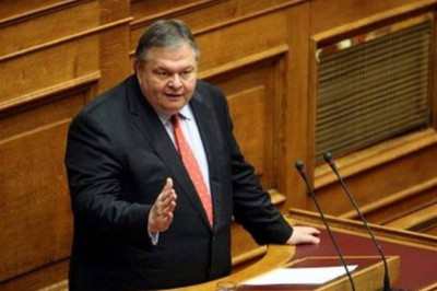 Βενιζέλος: Το ΠΑΣΟΚ «έπεσε» μαζί με τη χώρα. Θα «ανέβουμε» μαζί