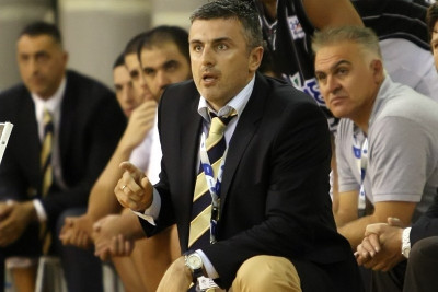 Βετούλας: «Συνεχίζουμε να έχουμε κάτω το κεφάλι»